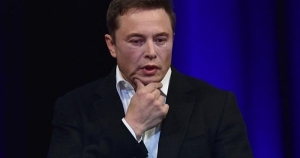 Confrontation Musclée : Elon Musk Critique les Opérations de Sauvetage en Mer Méditerranée