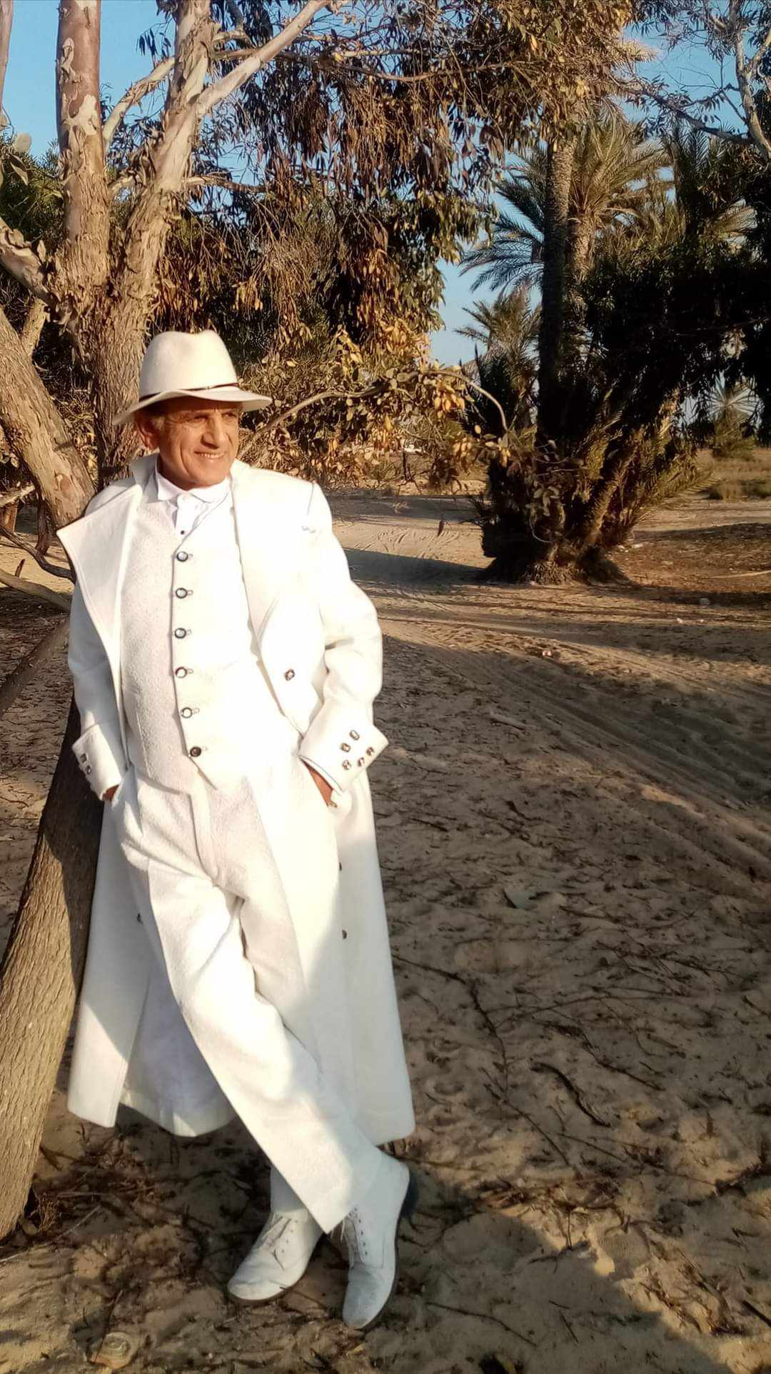 شريف علوي: رحلة بين الأبيض والأسود في عالم الأناقة والفن
