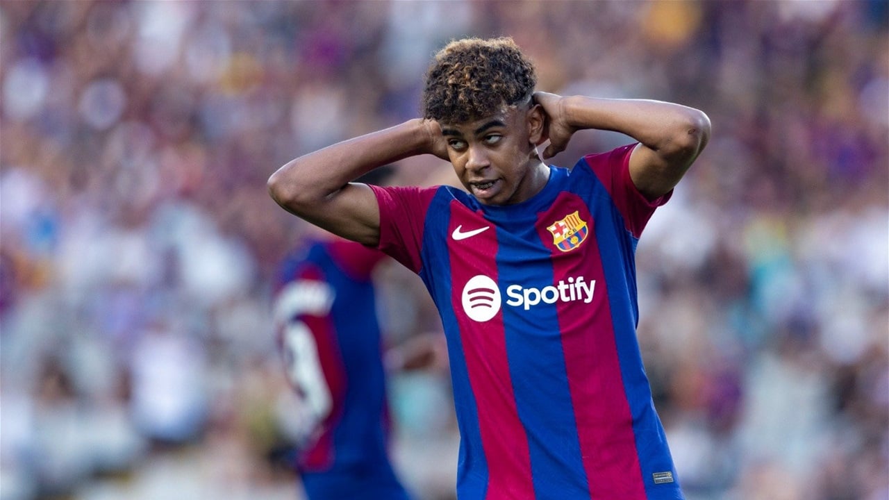 وعكة صحية تُربك برشلونة قبل الديربي… يامال يغيب عن المران ويطمئن الجماهير