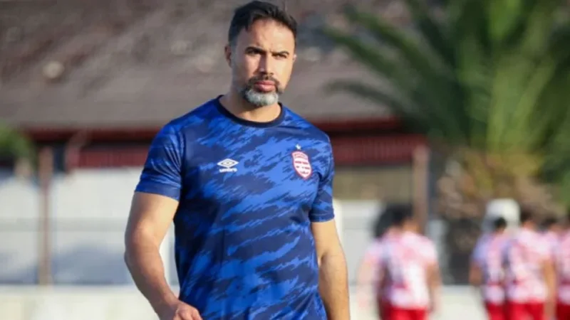 النادي الإفريقي: عثمان النجار يغادر وفريق باب الجديد يعلن عن مدرب مساعد جديد وسط غضب جماهيري