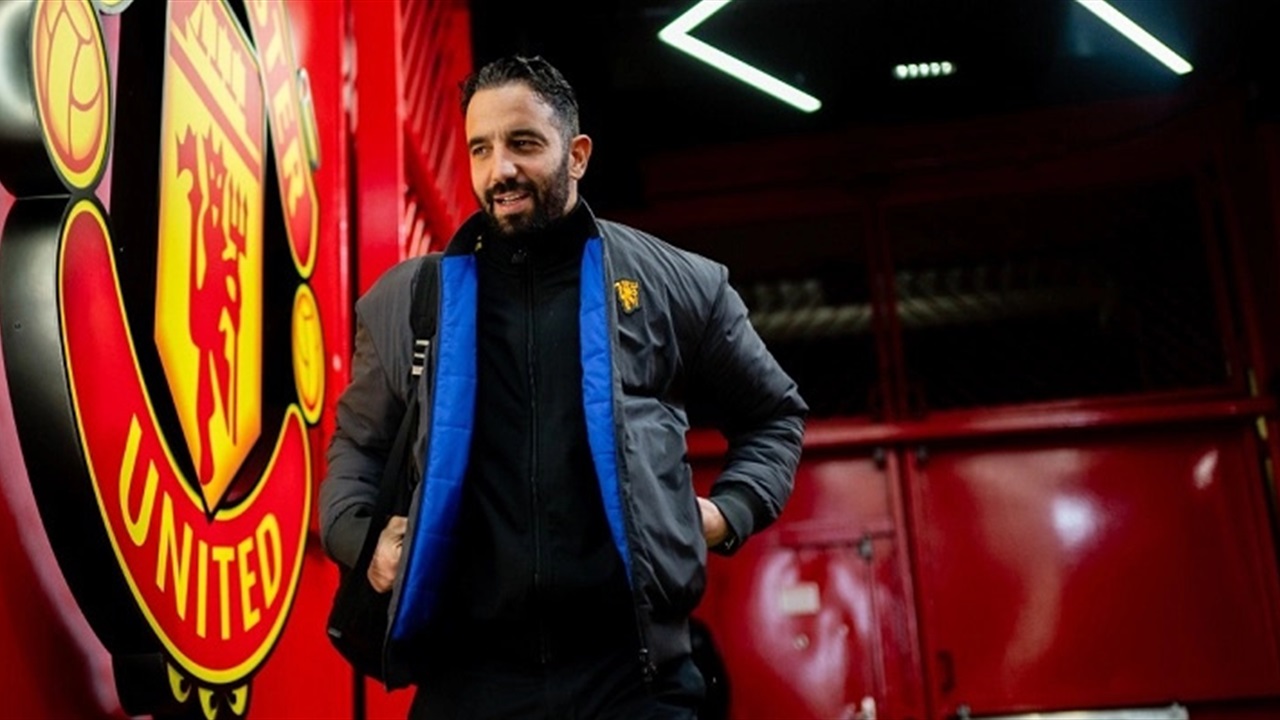 مانشستر يونايتد سيدفع أكثر من 10 ملايين جنيه إسترليني بعد إقالة روبن أموريم