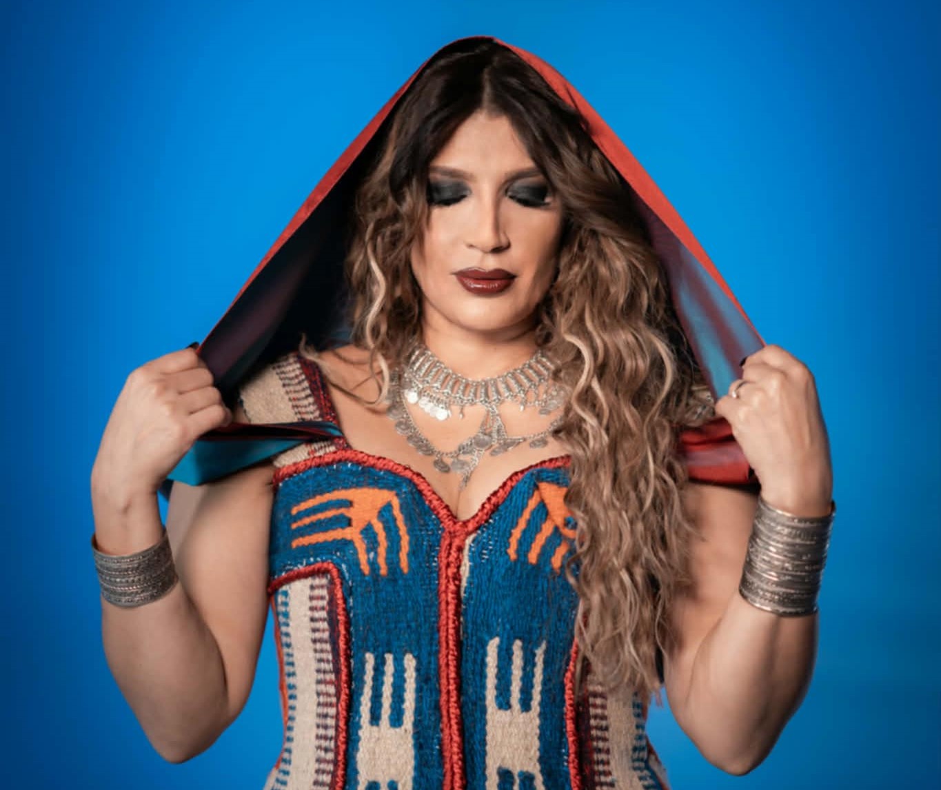 «الريق رُب»… حين تغنّي إيمان الشريف حلاوة الجنوب وتستحضر ذاكرة الخروب