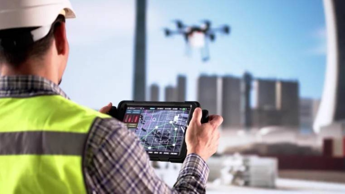 تهديد صغير في السماء: كيف تحارب المطارات الطائرات المسيّرة؟