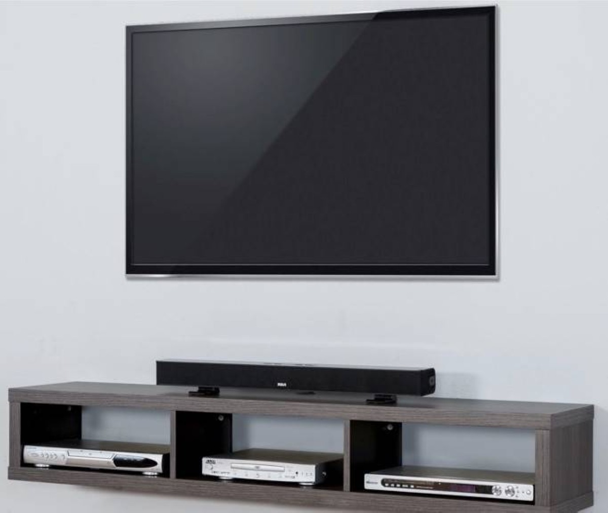 قبل أن تُعلّق التلفاز… هذه أسوأ 8 أماكن قد تفسد تجربة المشاهدة وتُقصر عمر الجهاز