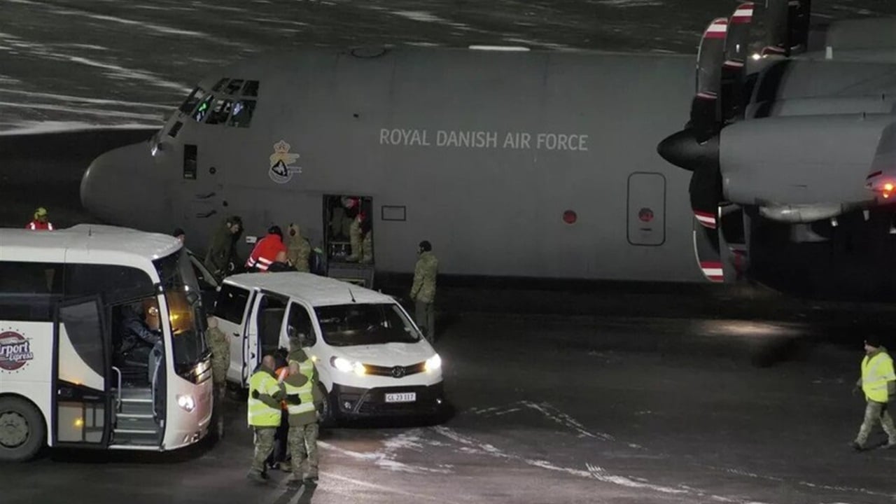 تدريبات "الصمود القطبي": طلائع القوات الأوروبية تصل غرينلاند بعد رفض واشنطن التفاوض