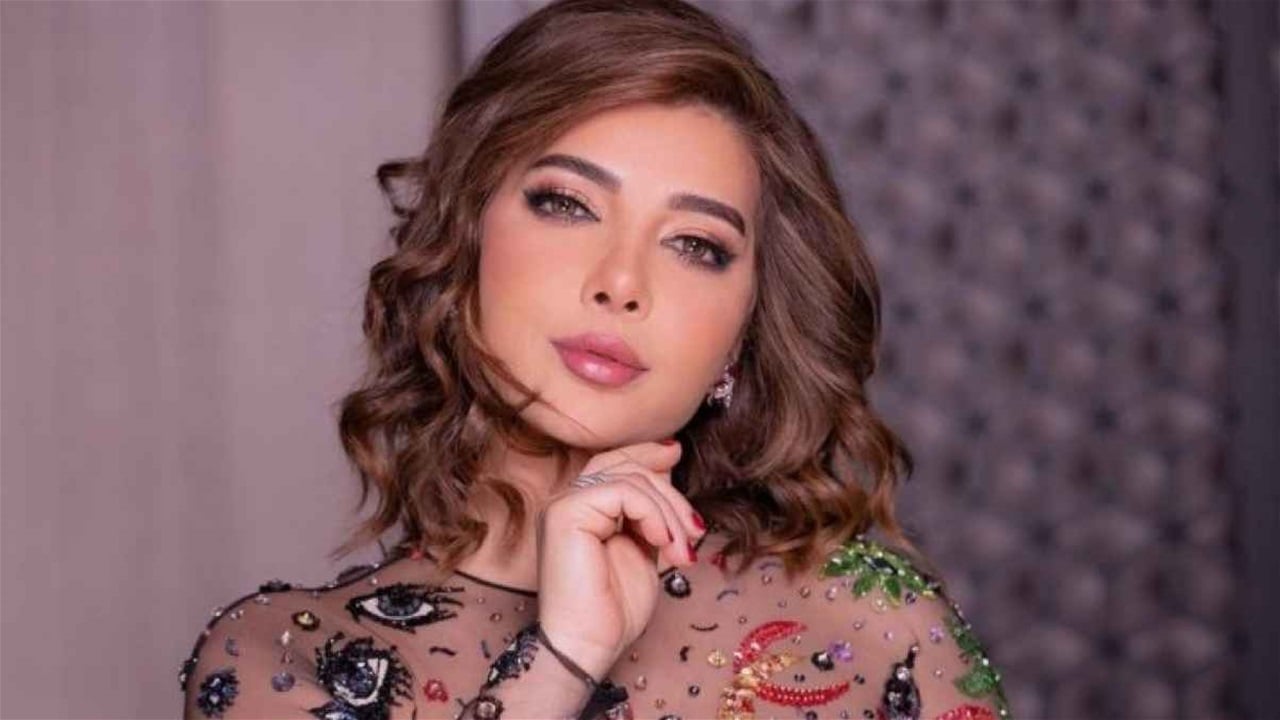 شام الذهبي تكسر حاجز "ممنوع" وتطير بصوتها إلى القمر