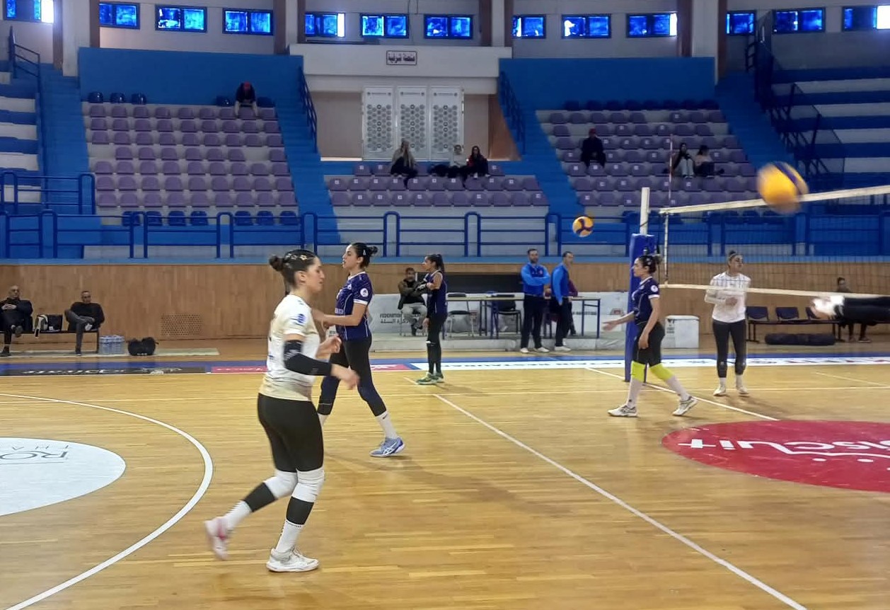 أداء ممتاز للاعبة الاتحاد النسائي لكرة الطائرة بالمنستير دعاء الشماخي اليوم أمام فريق المدينة الجديدة