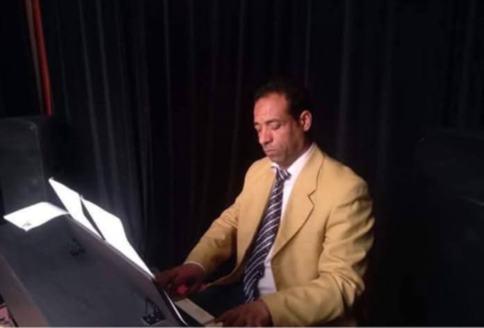 العربي عزيز… عازف الزمن الجميل يكتب نجاحه في الفنّ البديل