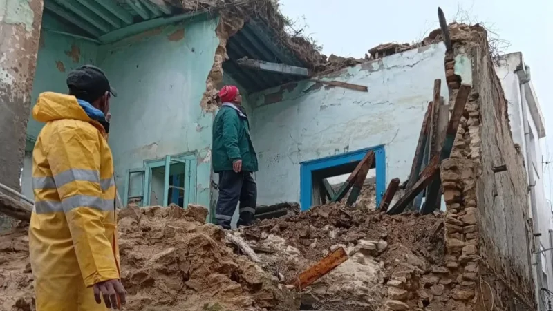 التقلبات الجوية تتسبب في انهيار خمسة مبانٍ بتونس المدينة دون خسائر بشرية