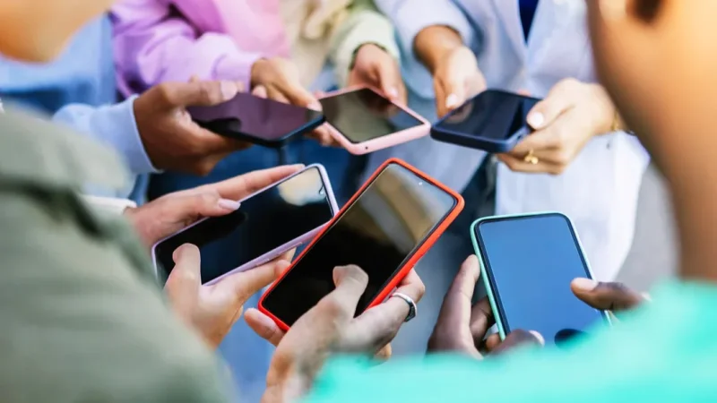 محاكمة غير مسبوقة لعمالقة السوشيال ميديا: هل تُدان المنصات بتدمير الصحة النفسية للشباب؟