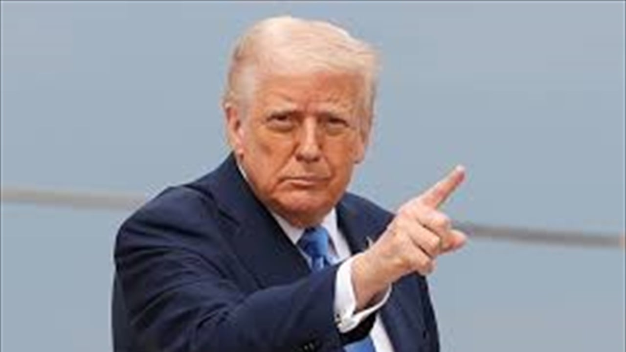 ترامب يلوّح بالقوة من البحر… أسطول حربي أميركي جديد يشق طريقه نحو إيران