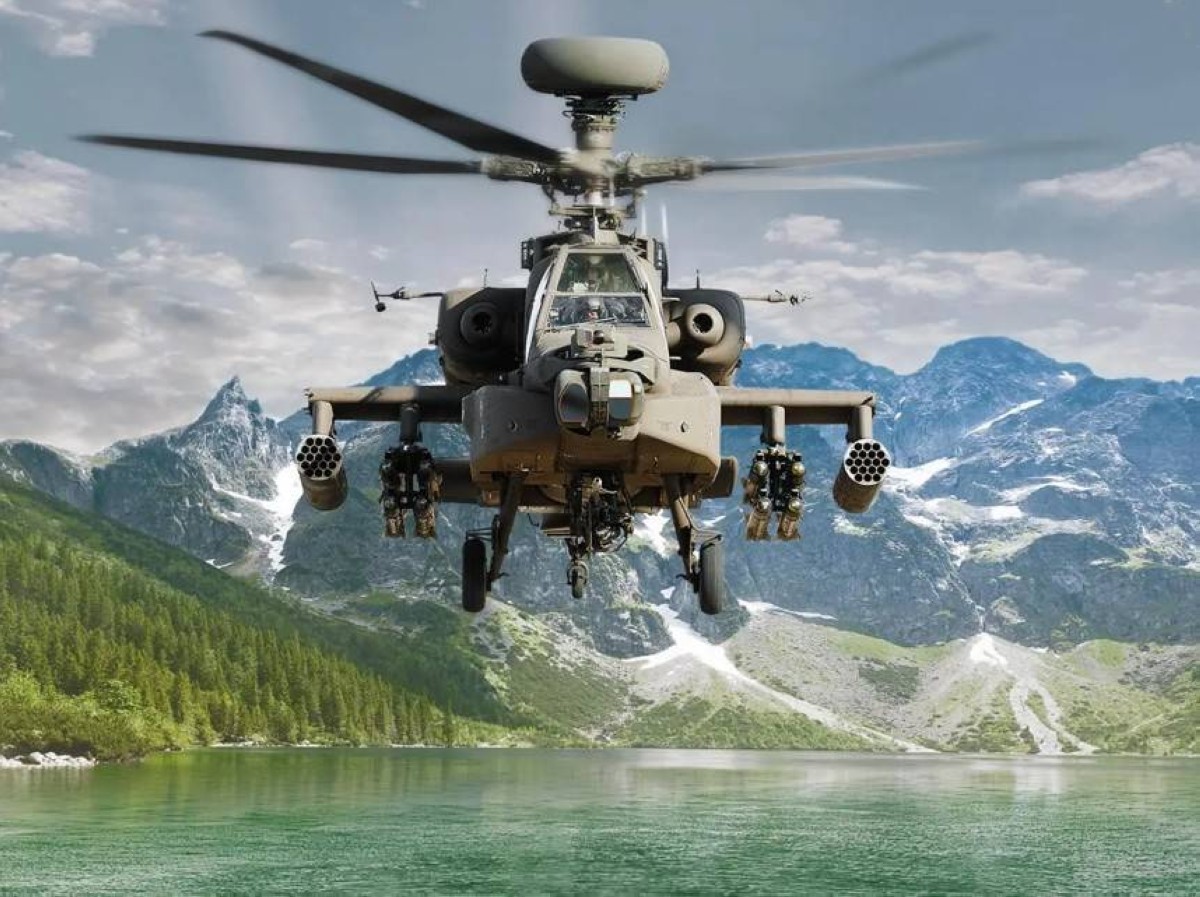 لماذا تغيب «أباتشي» عن أسطح حاملات الطائرات الأمريكية؟ أسرار التقنية والبحر