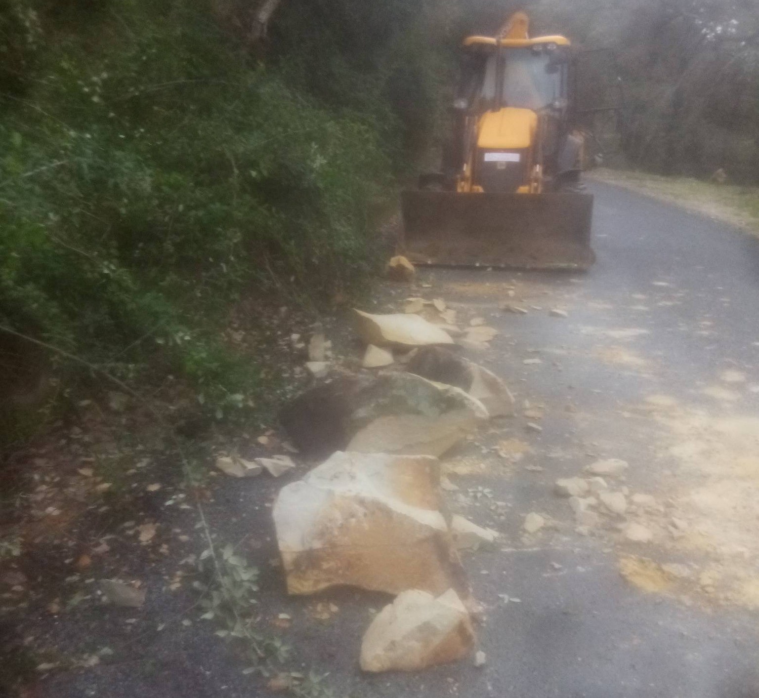 جندوبة تتخبّط بين الأمطار والانزلاقات الأرضية: شوارع مقطوعة ومناطق معزولة