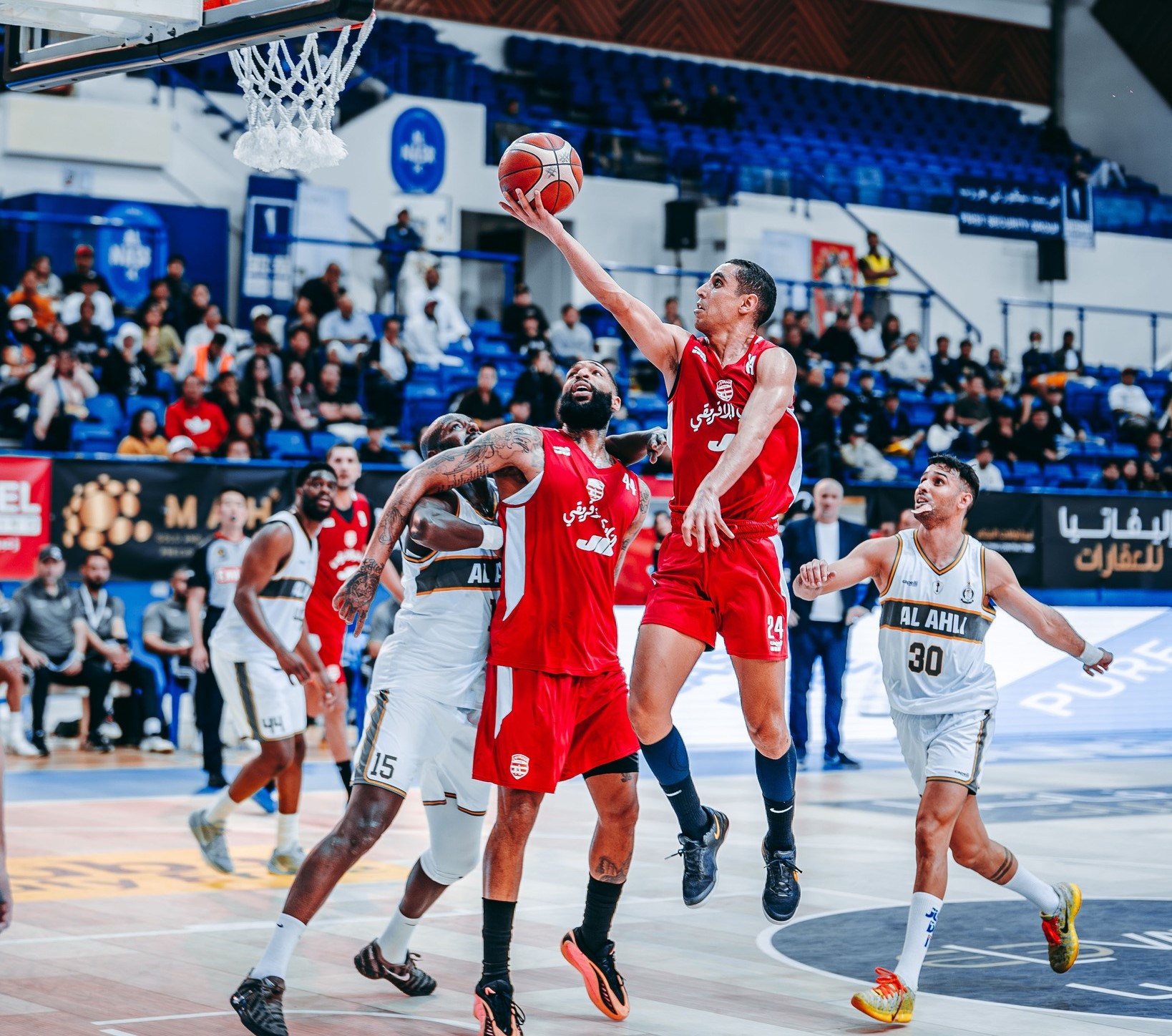 صدام عربي بنكهة التحدّي: الإفريقي في اختبار ناري أمام النصر الإماراتي بدبي