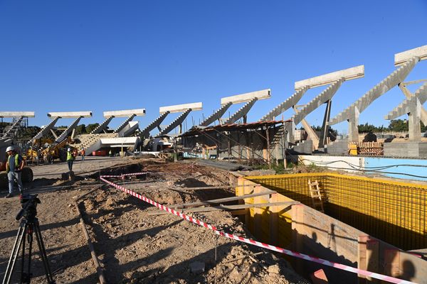 تأخر إصلاح ملعب المنزه: وزير الشباب والرياضة يكشف الأسباب ويتحدث عن التداعيات