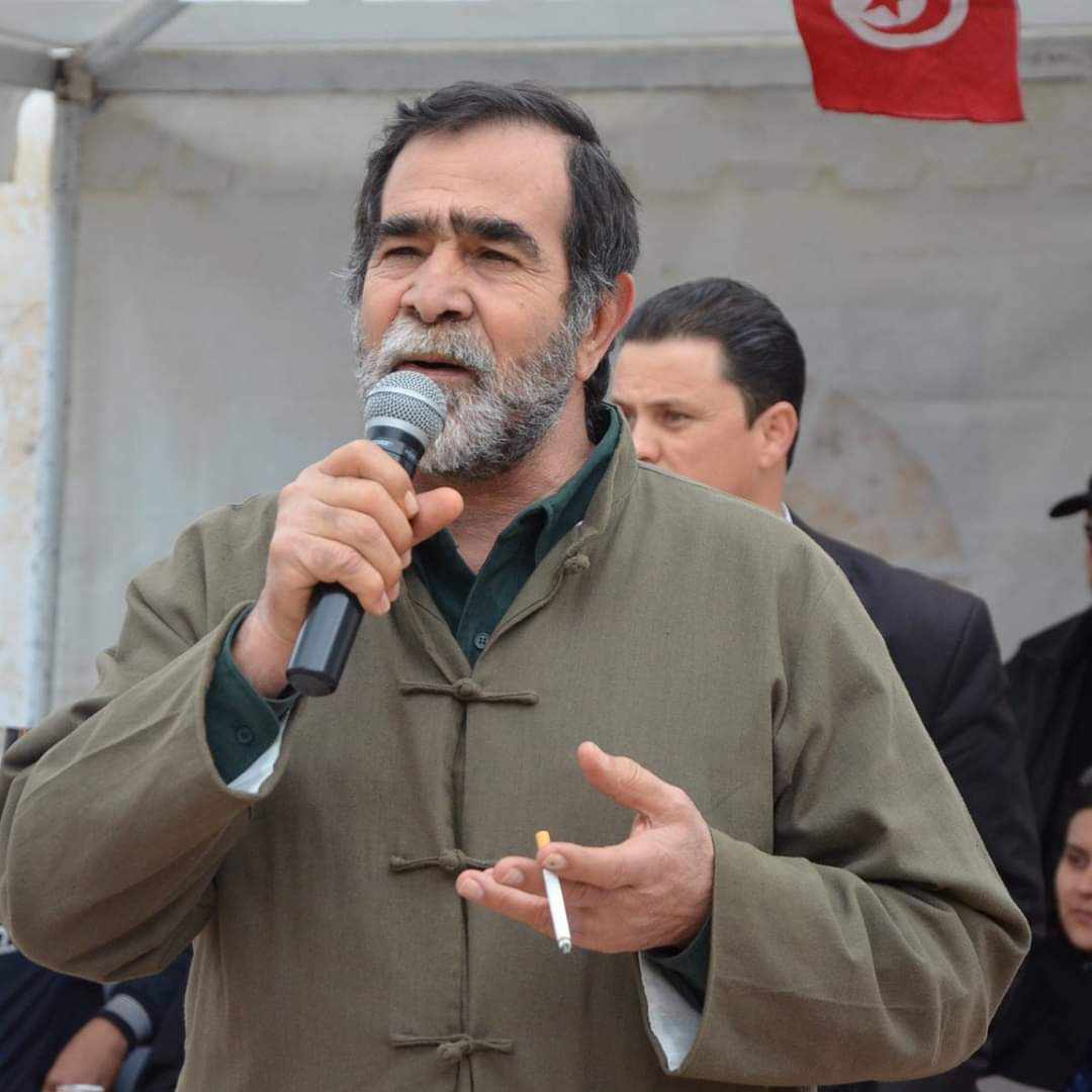 نجيب قاصة يكرم الاستاذة مفيدة الطبوبي