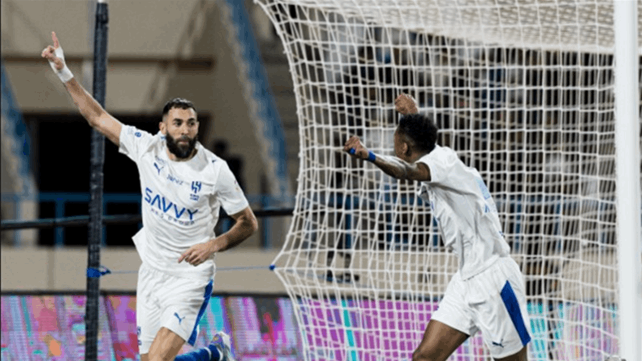 بنزيما يدوّن بداية أسطورية مع الهلال: هاتريك واكتساح سداسي للأخدود