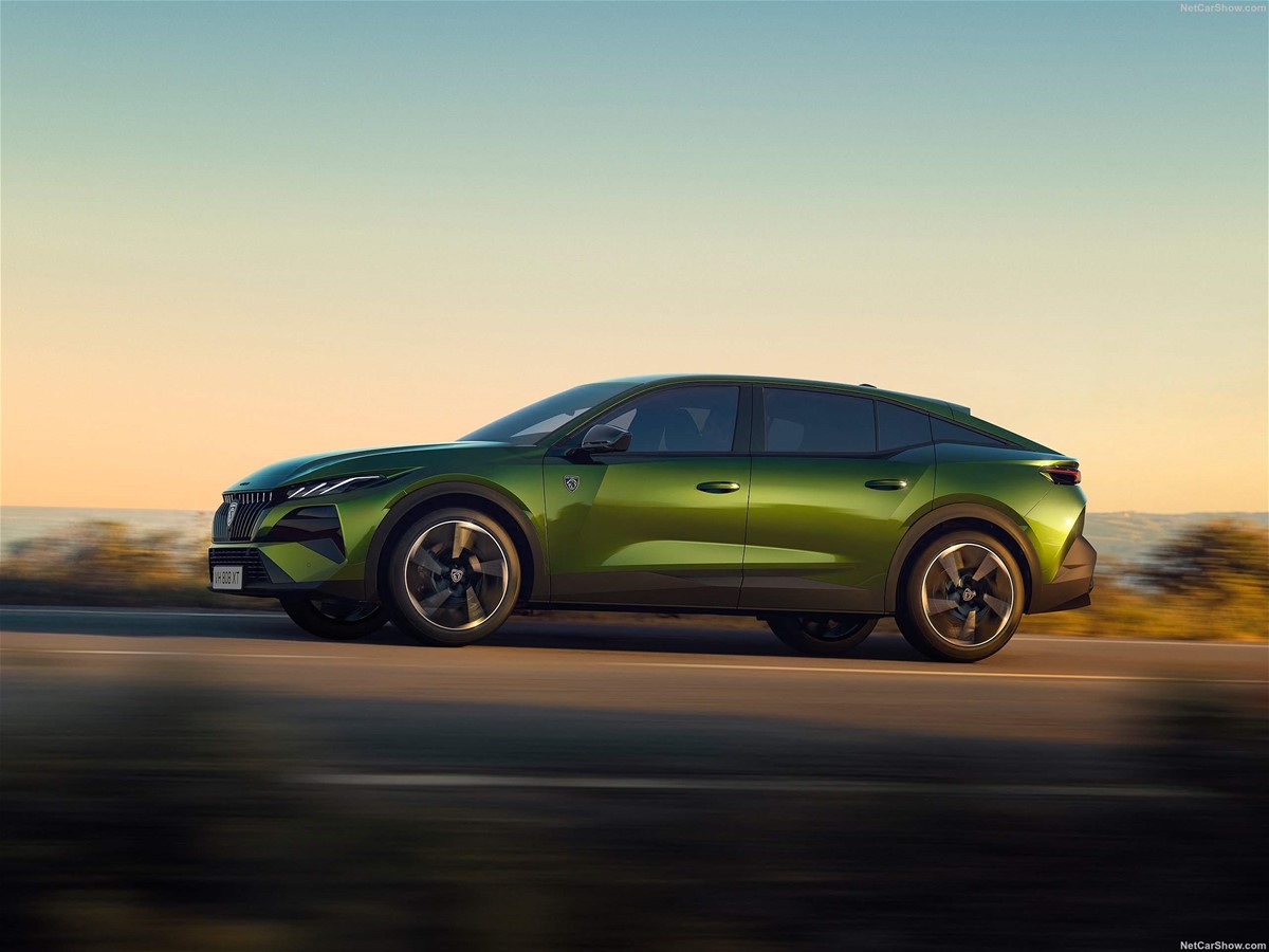 بيجو 408… ثورة أنيقة أم وهم بصري فاخر؟ اختبار الجرأة في قلب الفئة C