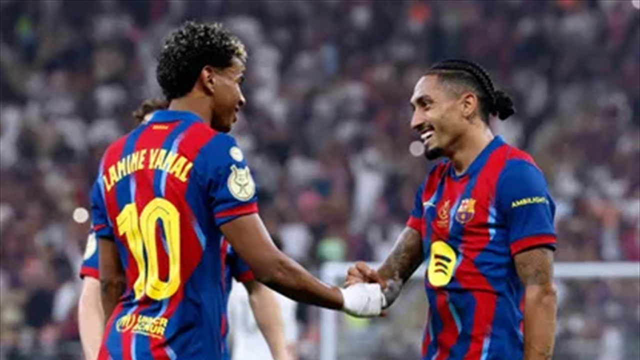 رافينيا يقرع ناقوس الخطر: هاتف لامين يامال وحياة السهر تثير القلق داخل برشلونة