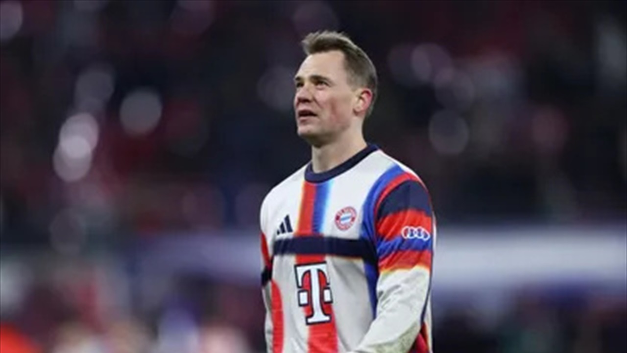 ضربة موجعة لبايرن ميونيخ: إصابة مانويل نوير تبعده عن الملاعب