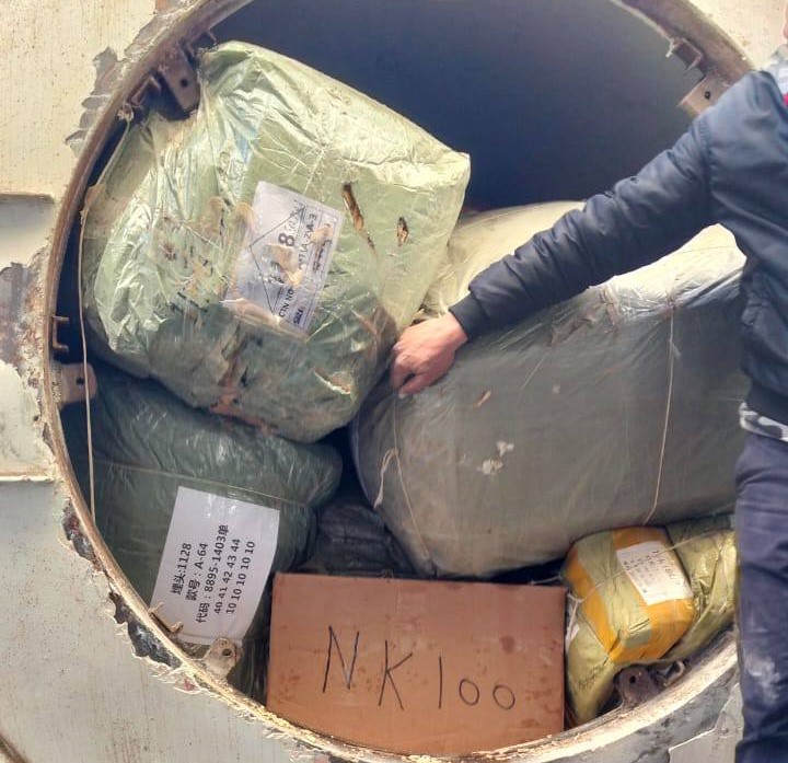 صهريج محروقات يتحوّل إلى مخبأ تهريب… حجز بضائع بـ1.5 مليون دينار في سيدي بوزيد