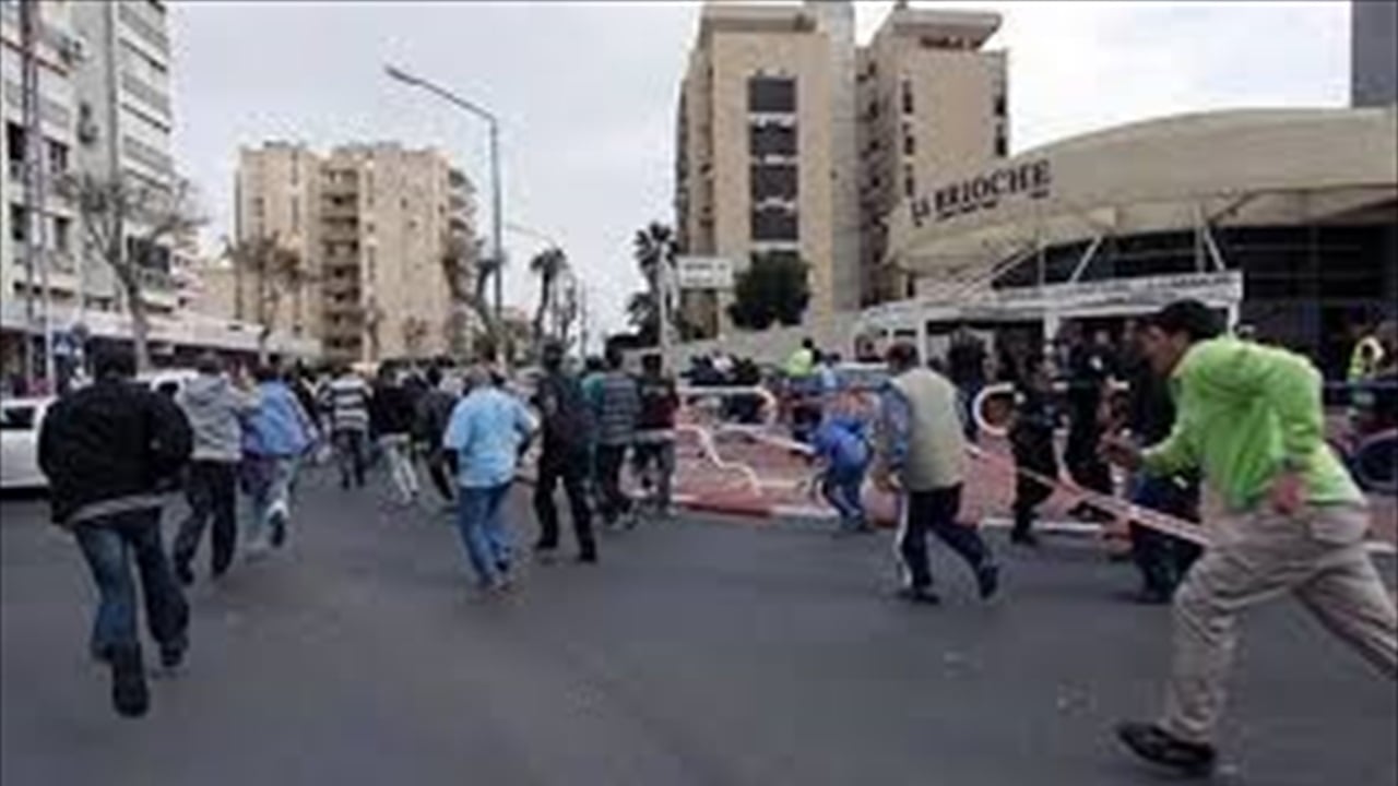 صفارات الإنذار تعمّ إسرائيل… إغلاق المجال الجوي وتعليق الدراسة والعمل الحضوري