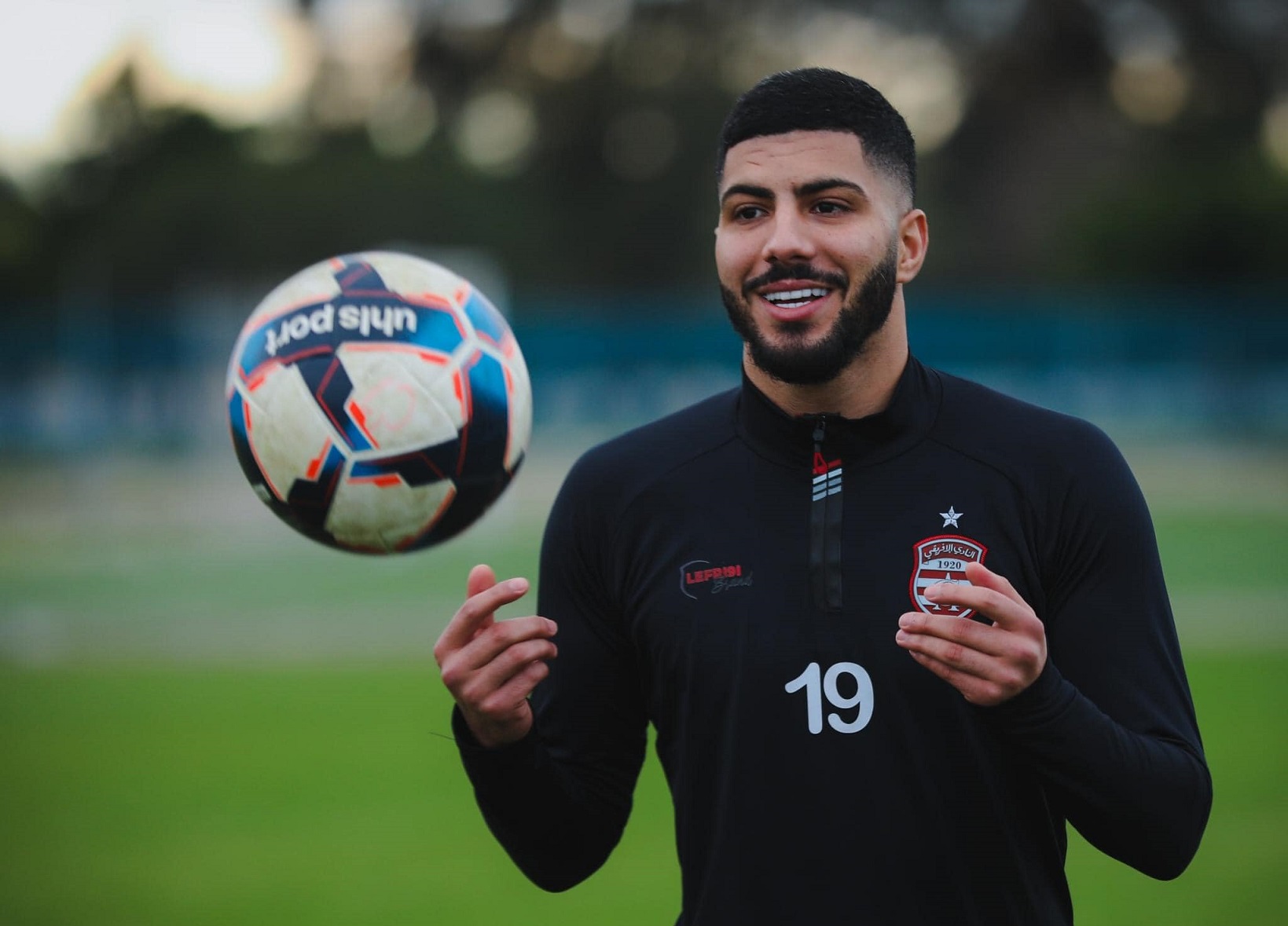 عقوبة لاعب النادي الإفريقي بسبب خطأ تحكيمي: الصرارفي يعاقب بدلا عن الحكم