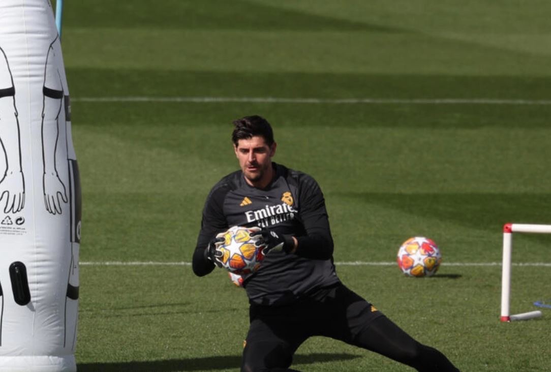 تيبو كورتوا يعاني إصابة جديدة في ركبته ويواجه احتمالية غيابه عن مباريات ريال مدريد المقبلة