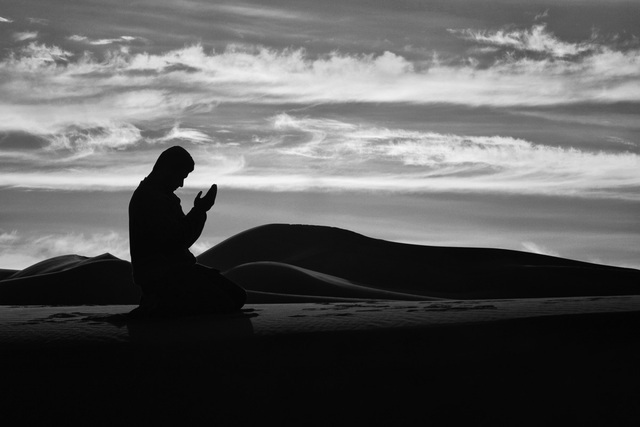 اللهم لك الحمد كما ينبغي لجلال وجهك وعظيم سلطانك