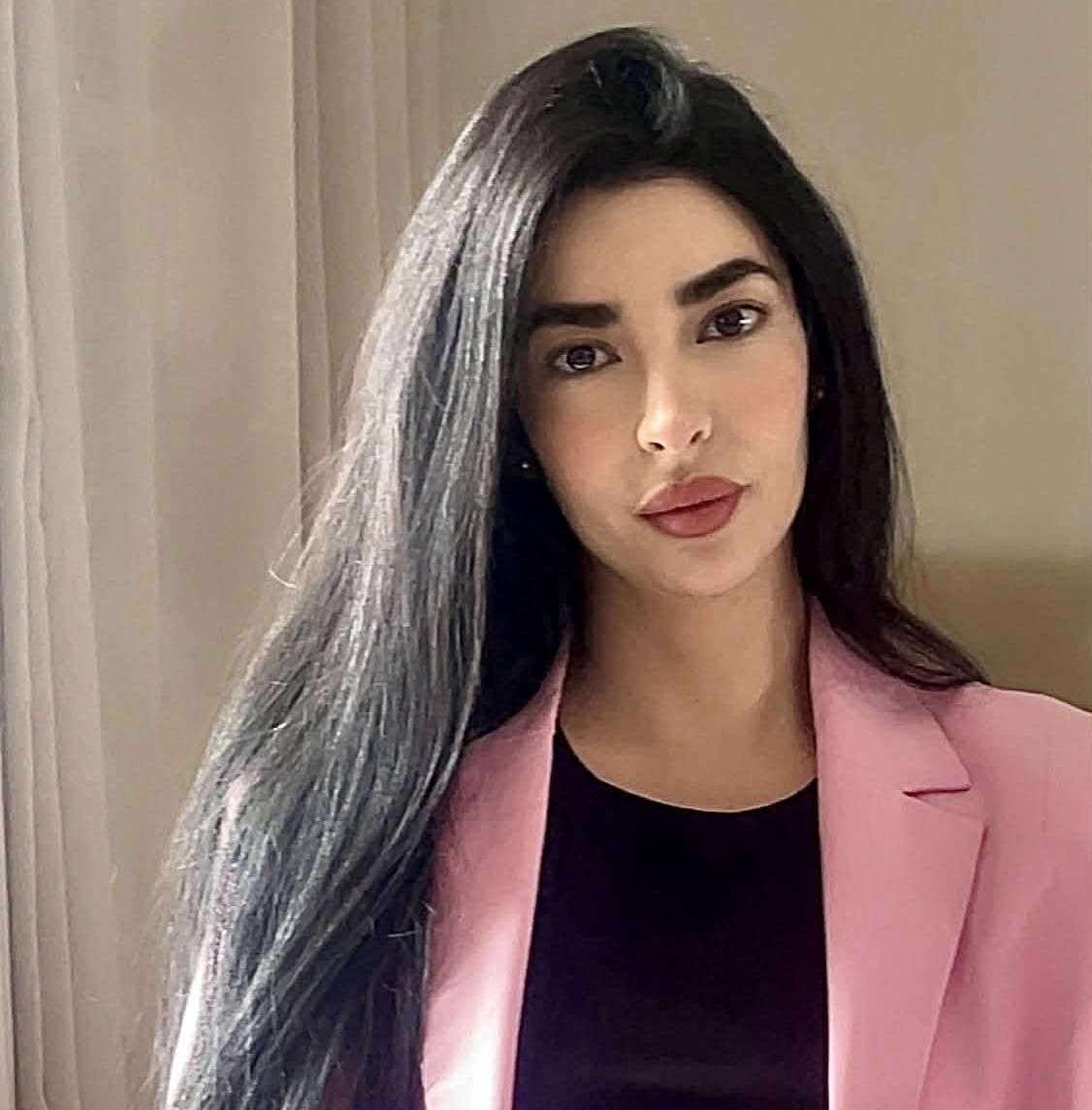 الساحة التلفزية بين "تُخمة الإشهار" وتغول غياب العقود: المحامية روضة بن يوسف تُنهي الجدل باستنادٍ قانوني مُحكم