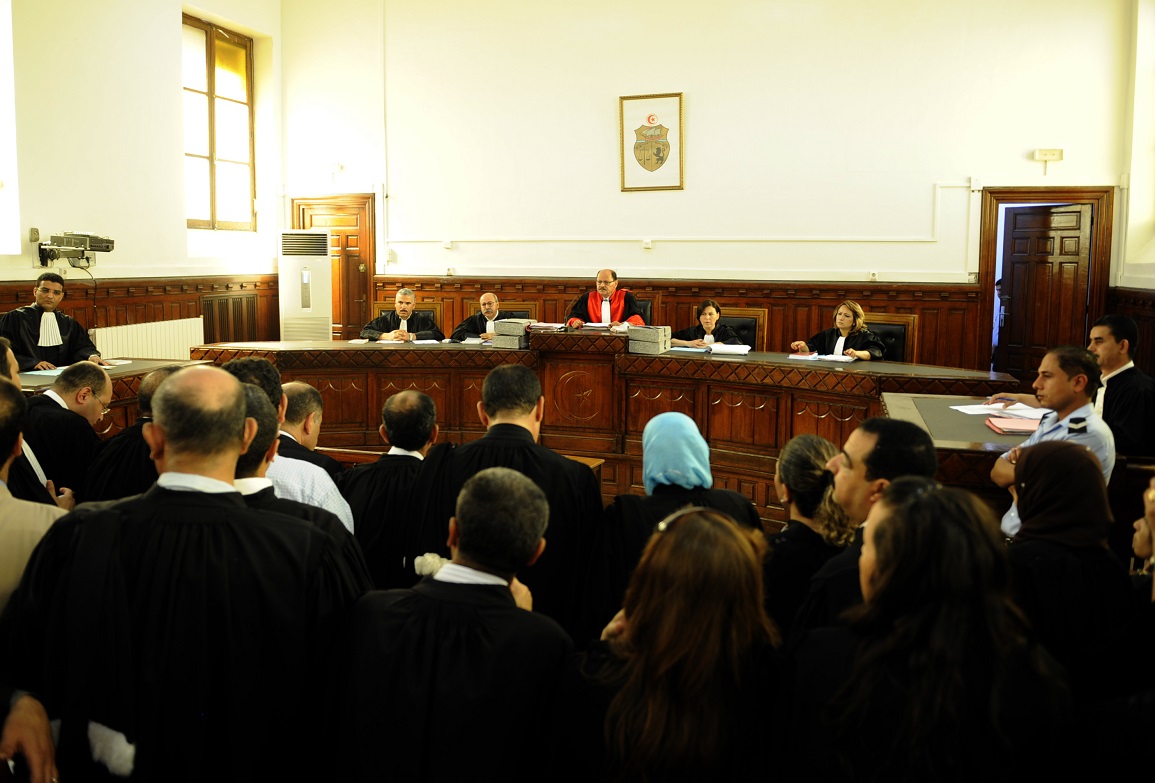 أحكام ثقيلة في ملف التهريب: 26 سنة لسفير سابق و10 سنوات لمستشار أمني!