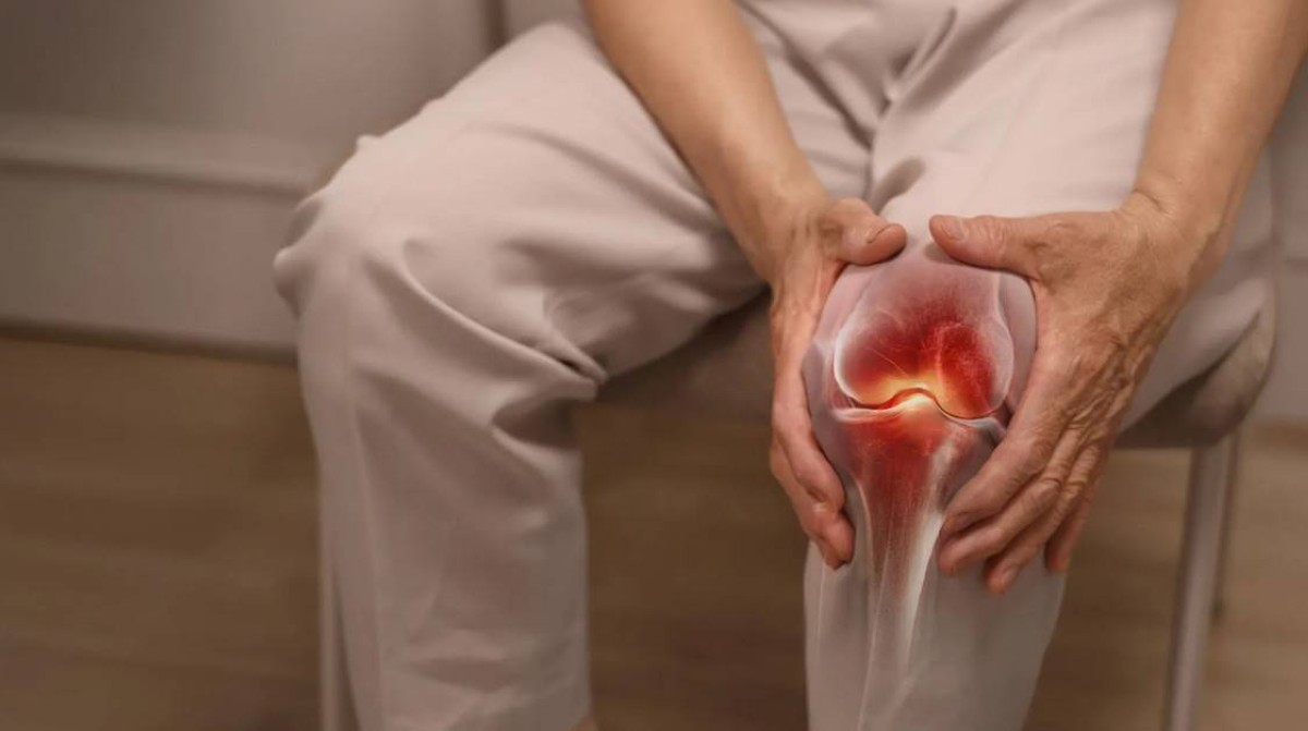 حلول بسيطة تُربك الأدوية… كيف تغيّر العلاجات غير الدوائية قواعد علاج آلام الركبة؟