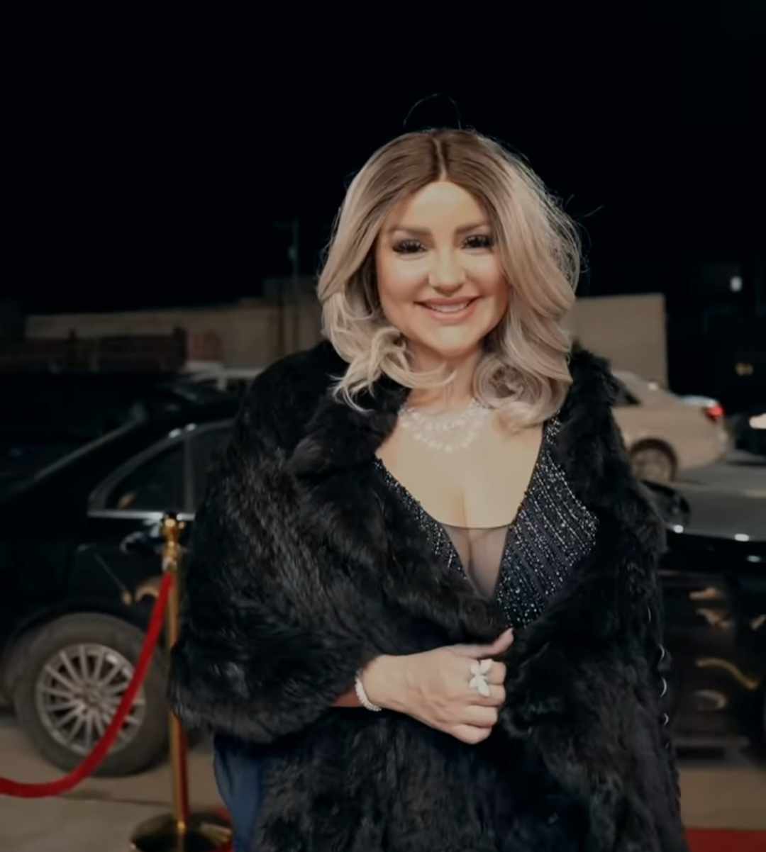 ما سر الملابس المثيرة لمنال عمارة؟