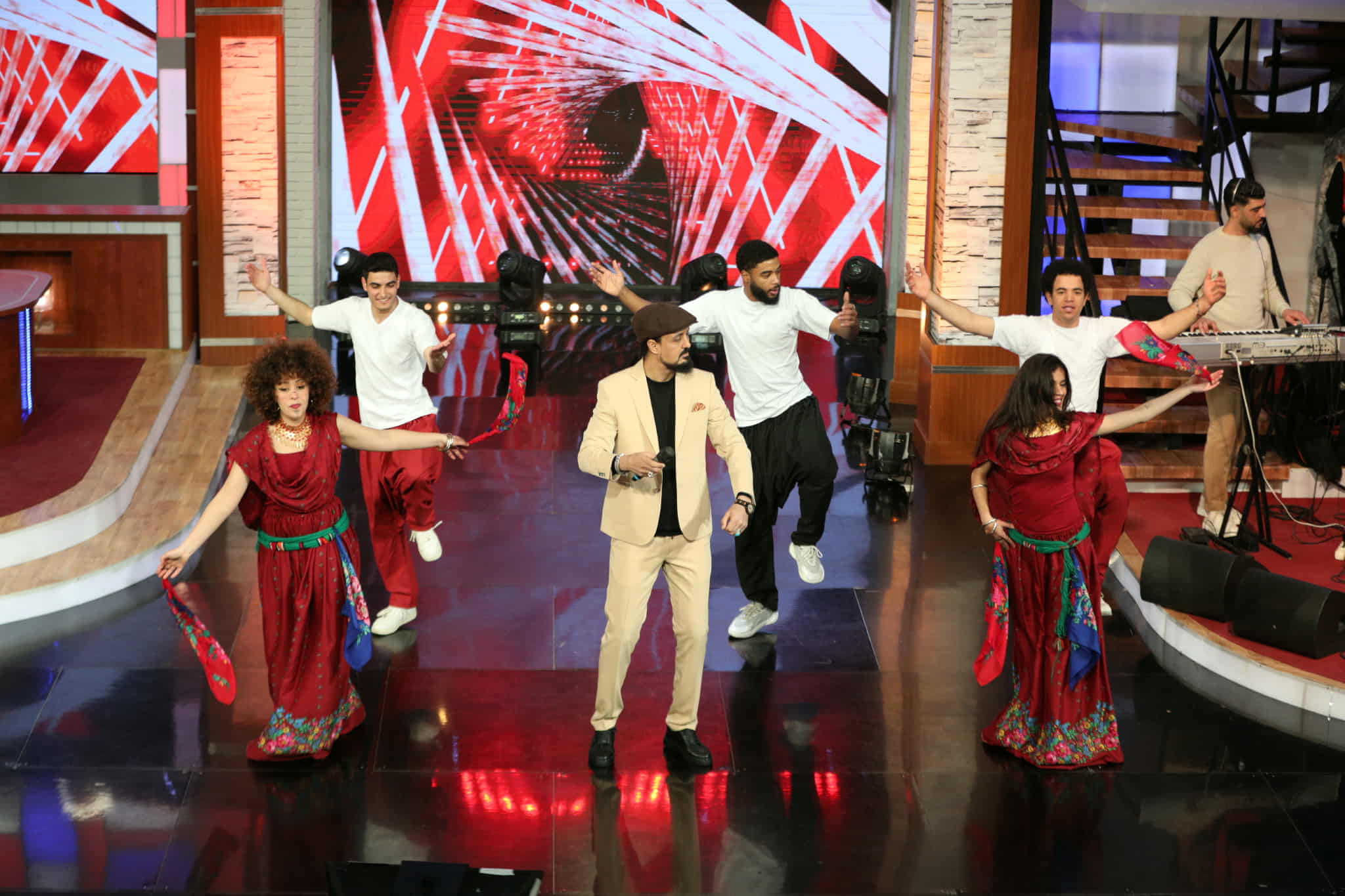 وليد الصالحي يشعل الجدل: “الفن الشعبي صاحب الدار… ولست مغرورًا بل واثق من نفسي”