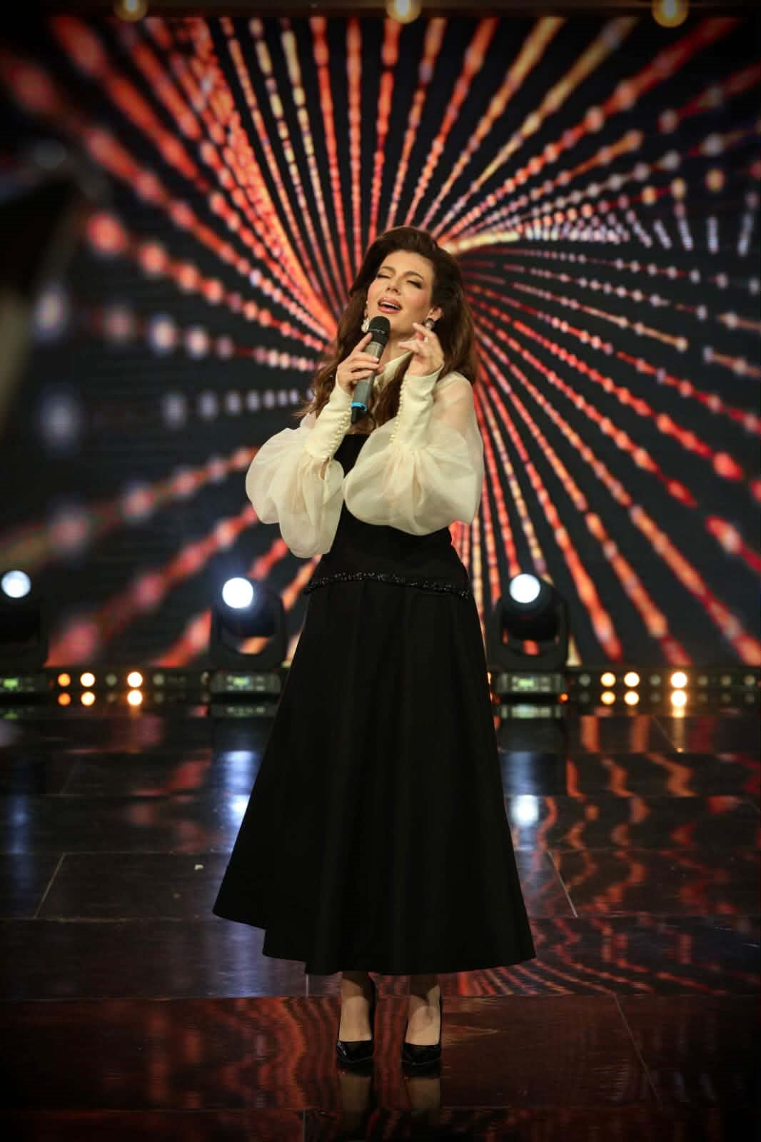 بهاء الكافي تخطف الأضواء وتُعلن “الانبعاث” من بوابة فكرة سامي الفهري