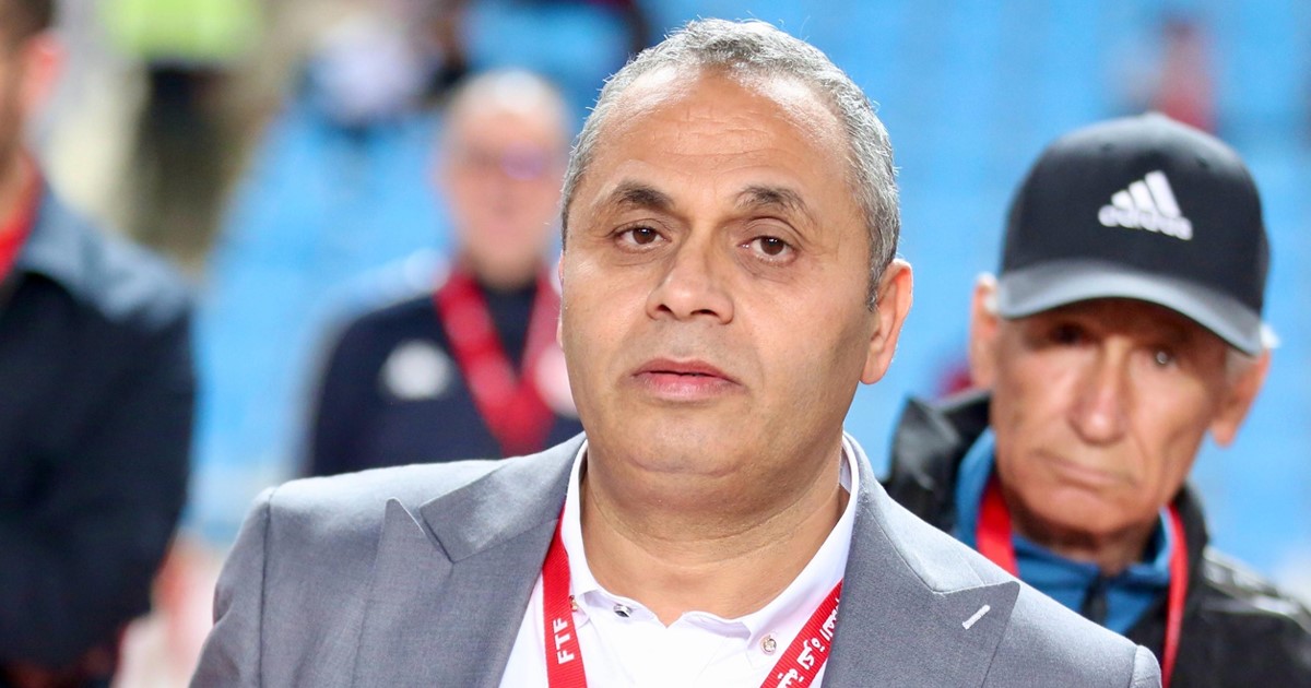 استقالة مدوّية تهزّ الجامعة… “المهازل” تُسقط أحد رجال الكواليس!