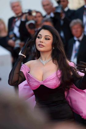 هيفاء وهبي تخطف الأنظار في مهرجان كان السينمائي