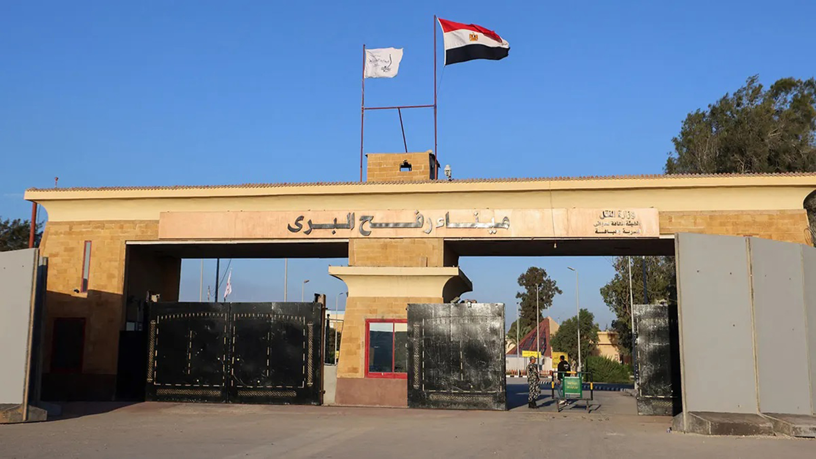 مصدر مصري رفيع ينفي وجود اتفاق مع إسرائيل لإعادة فتح معبر رفح