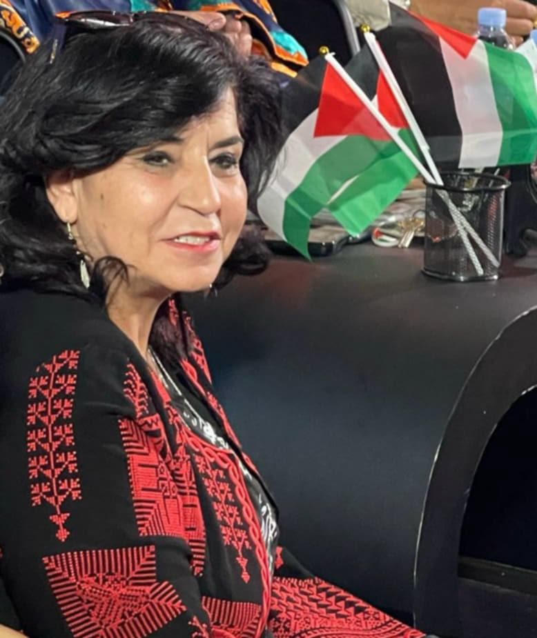 الفلسطينية ميسر العطياني تشارك بمعرض مهرجان المبدعات العربيات بسوسة