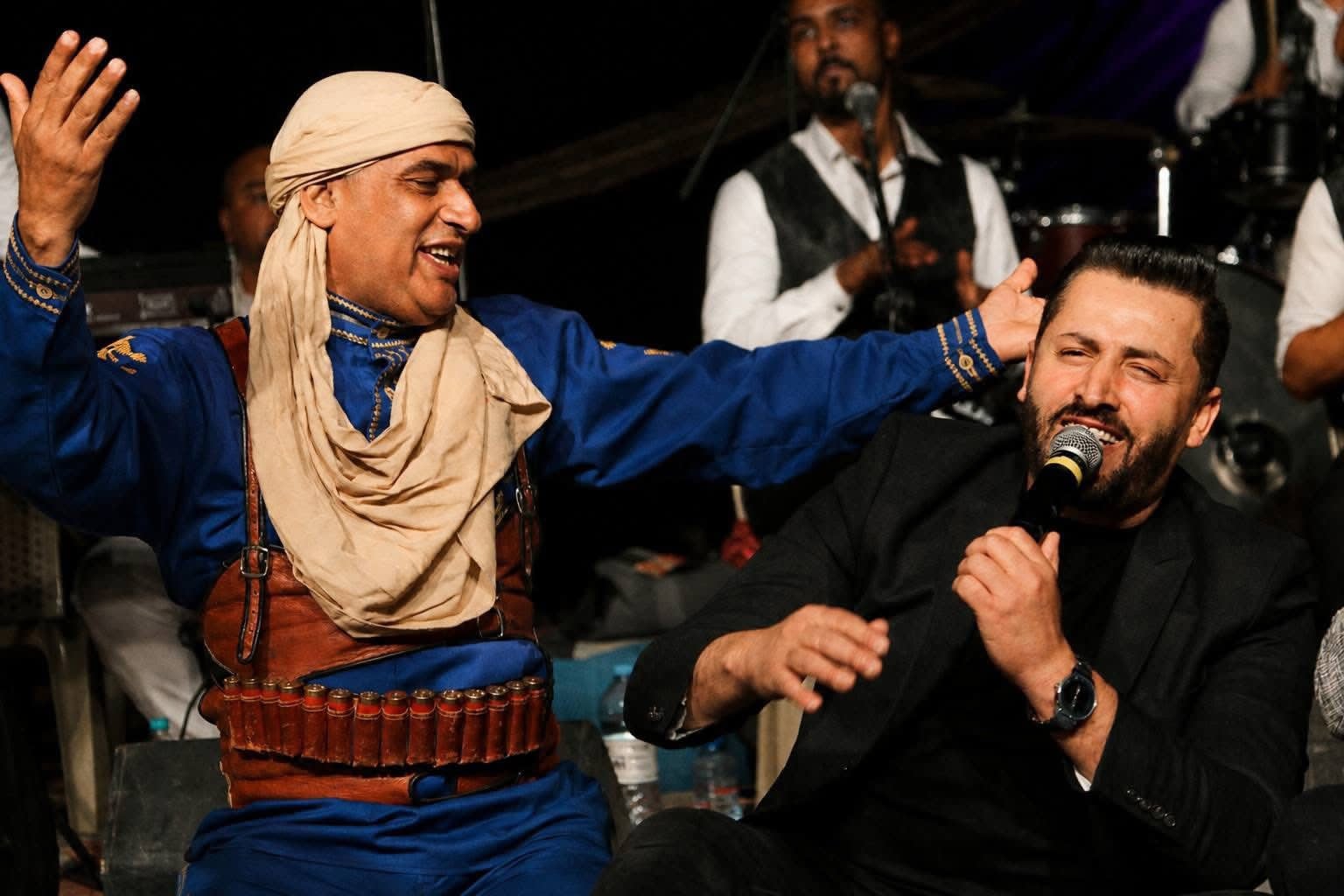 رؤوف ماهر يفجّر ليلة الختام… عشرة آلاف عاشق للفن يغزون صحراء القُلعة!