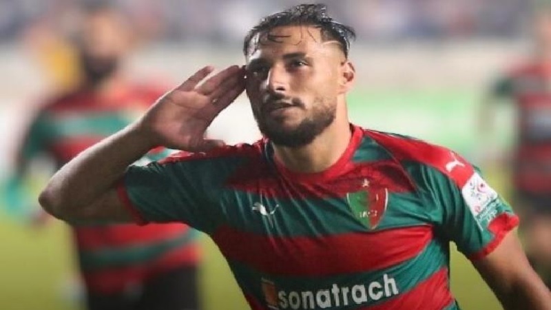 صفقة مثيرة: يوسف البلايلي على أعتاب العودة إلى الترجي الرياضي التونسي