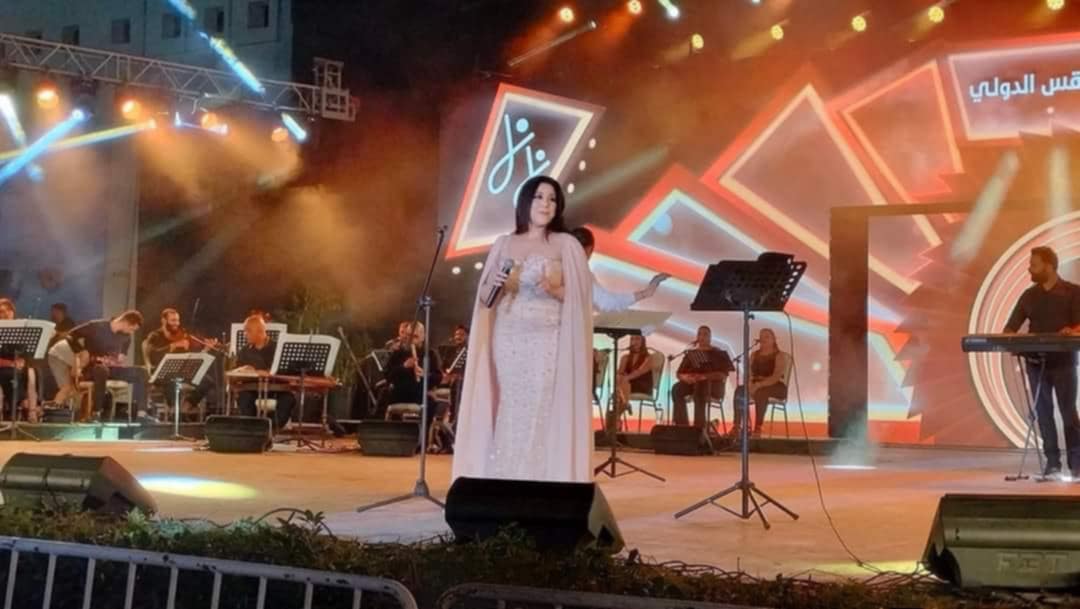 أمام شبابيك مغلقة: نجاح ساحق ليسرى المحنوش في افتتاح مهرجان صفاقس الدولي