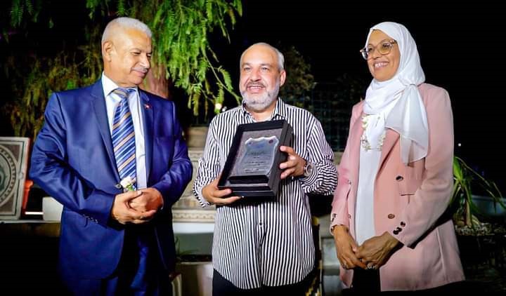 ودادية موظفي التجارة تكرّم المطرب نور مهنا ومنظم الحفلات رياض بودينار في سهرة قرطاج 