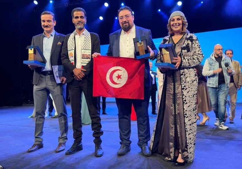 تكريم الفنانة وحيدة الدريدي في المهرجان الدولي المغاربي في وجدة