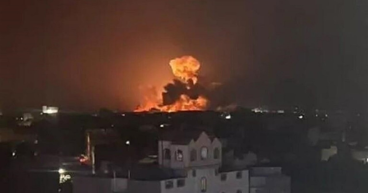 هجوم صاروخي على قصر المعاشيق في عدن.. 5 قتلى و16 جريحًا والحكومة اليمنية بخير