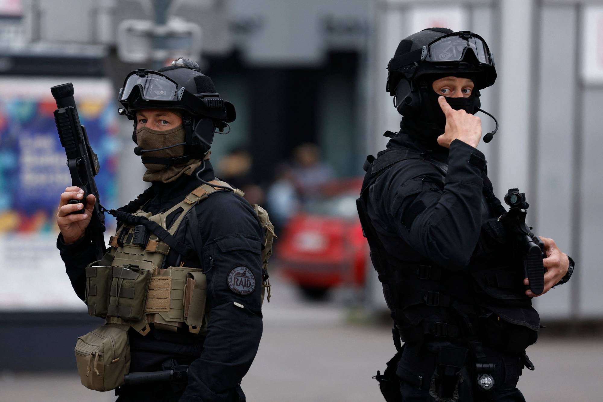 مأساة في فرنسا: مقتل رجل برصاصة طائشة خلال تبادل إطلاق نار بين تجار مخدرات