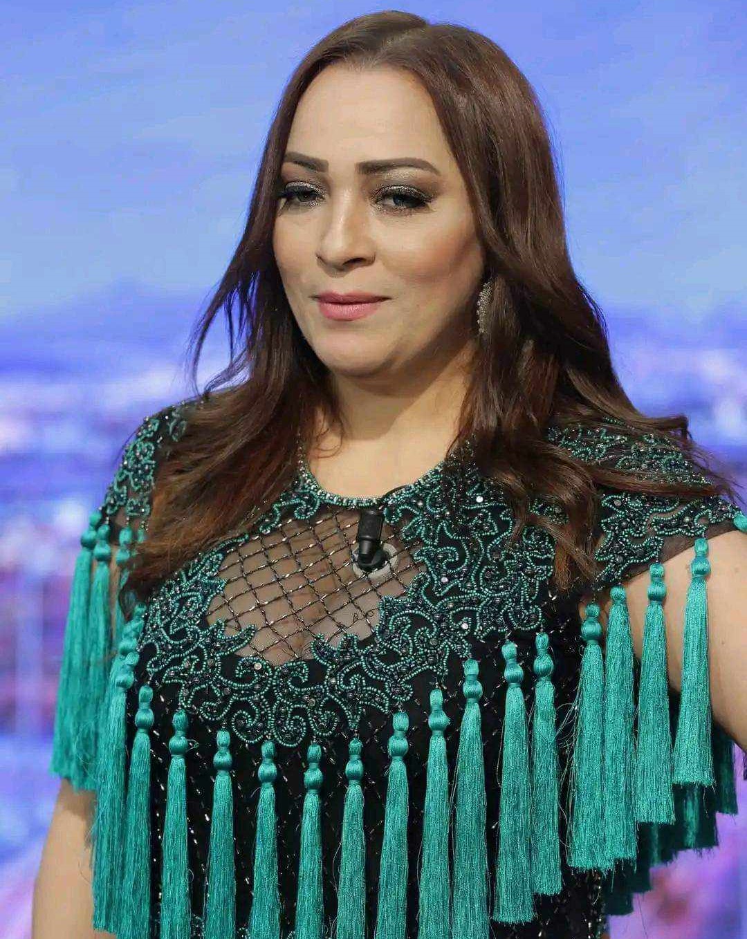 سمية الحثروبي تنهي الجدل حول فستانها وتوجه رسالة قوية