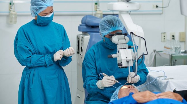 حملة طبية تونسية تطوعية في غينيا لمكافحة العمى
