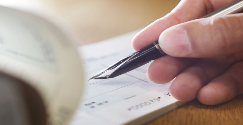 انقلاب الصكوك والكمبيالات في تونس: انخفاض قياسي للشيكات وارتفاع هائل للمدفوعات الإلكترونية