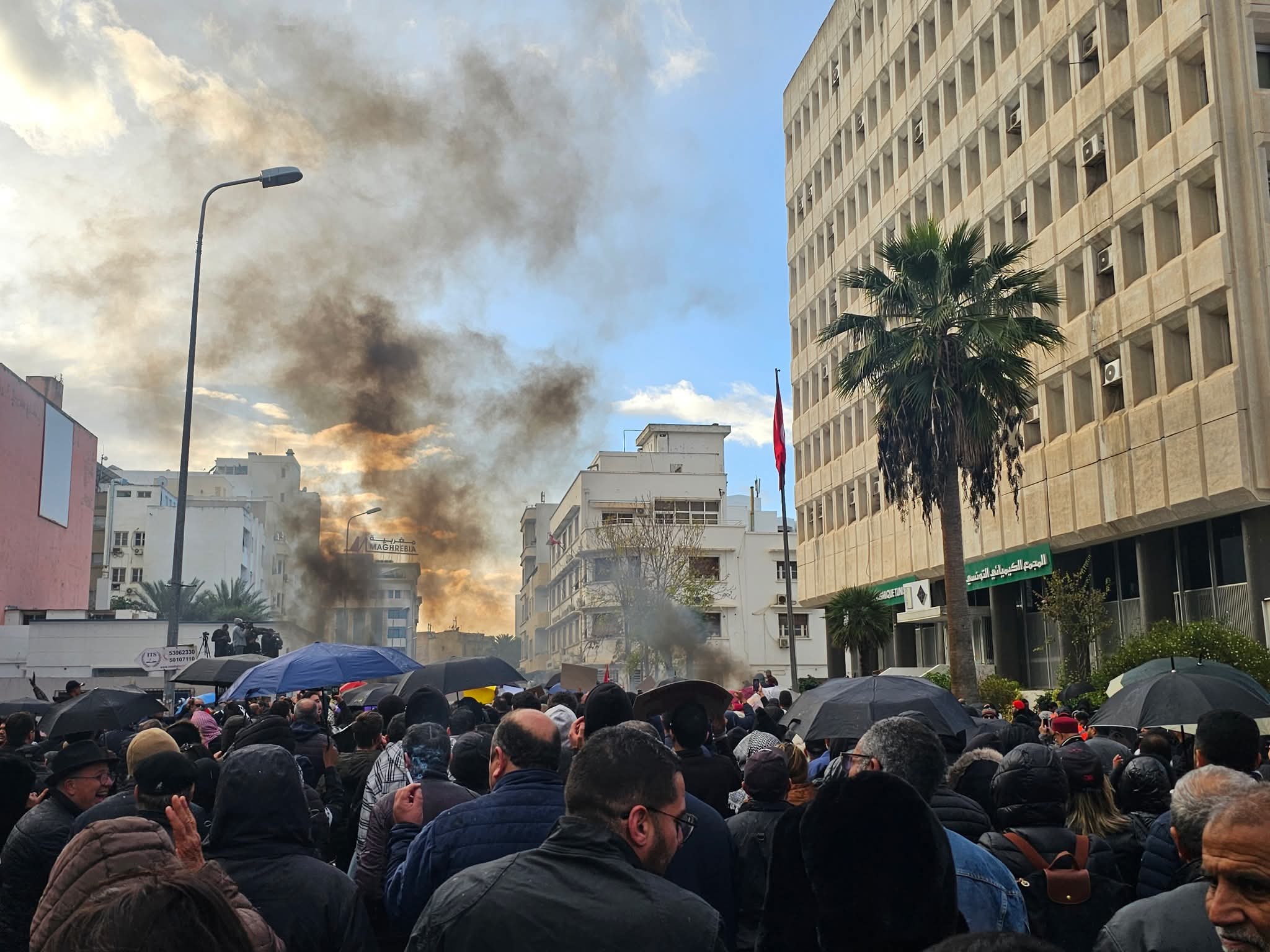 العاصمة تنتفض بالسواد: “مسيرة ضدّ الظلم” تهزّ شارع محمد الخامس وتكشف الغليان السياسي